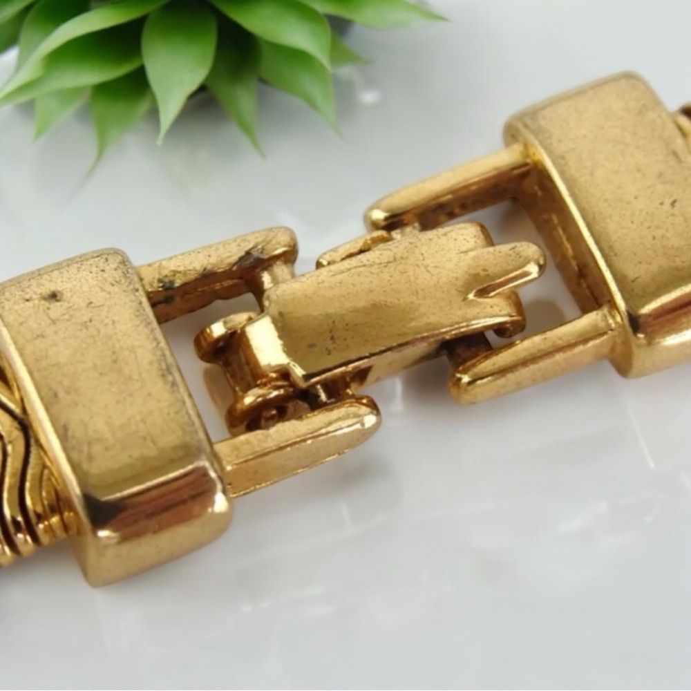 GIVENCHY Signature Necklace ๐๐ฅ - Picture 8 of 10